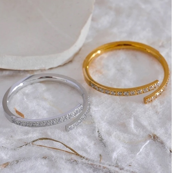 NEW Gold or Silver CZ Adjustable Twist Ring - Picture 4 of 14